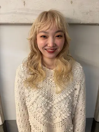 ロング ami/大阪/暖色 /レイヤーカットのヘアスタイル