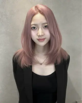 ロング ハイトーン ハイライ ト バレイヤージュのヘアスタイル