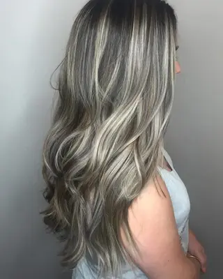 ロング カラー パーマ ヘアアレンジ 大阪レミーエクステ チビ編み込みのヘアスタイル