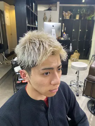 ショート 山影✨バレイヤージュ ハイライト✨メンズ◎のヘアスタイル