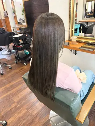 ロング カラー 江原 彩華のヘアスタイル