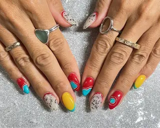 ネイル VIERU 🌈🎀💖のネイルデザイン