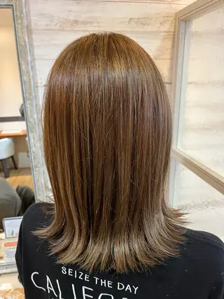 セミロング カラー 三上 由貴のヘアスタイル
