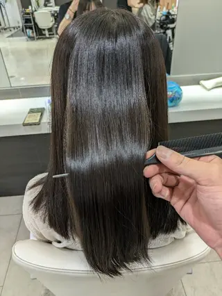 セミロング カラー ✨METEO導入店✨ 髪質改善×縮毛矯正のヘアスタイル