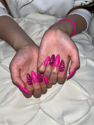 ネイル nail.salon .Reversalのネイルデザイン