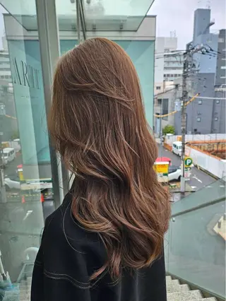 セミロング カラー 【銀座】艶髪/上品な カラー特化/涼/駅近のヘアスタイル