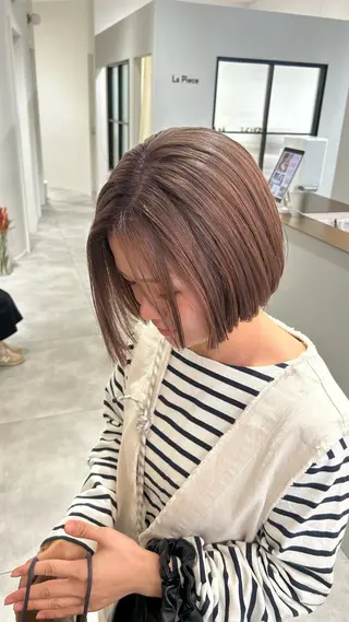 ミディアム カラー オリーブベージュ/ ブリーチなし透明感のヘアスタイル