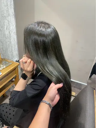 ロング カラー 濱本 樹蘭のヘアスタイル