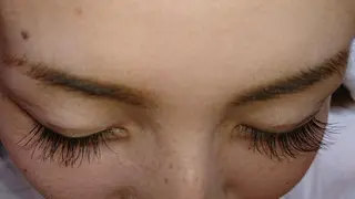 マツエク・マツパ 高橋 春菜のヘアスタイル