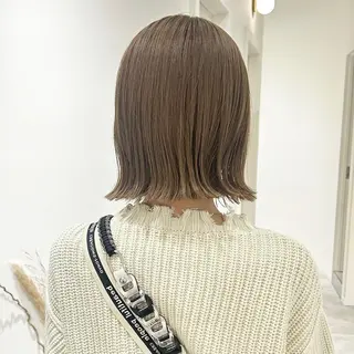 ミディアム カラー オリーブベージュ/ ブリーチなし透明感のヘアスタイル