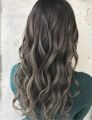 ロング カラー ナツメダ ダイキのヘアスタイル