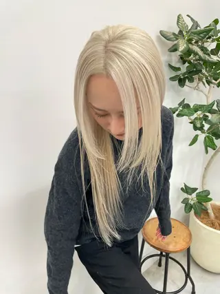 ロング カラー オカモト ミユウのヘアスタイル