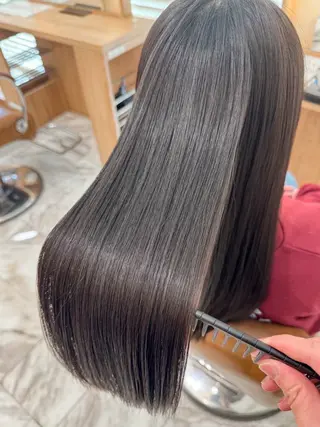 ロング 山口 歩美佳のヘアスタイル