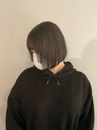 カラー ミルクティーベージュ ブリーチ🖤サヤカのヘアスタイル