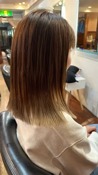 カラー 半田 陽菜のヘアスタイル