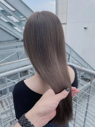 セミロング カラー レイヤーカット 透明感カラーのヘアスタイル