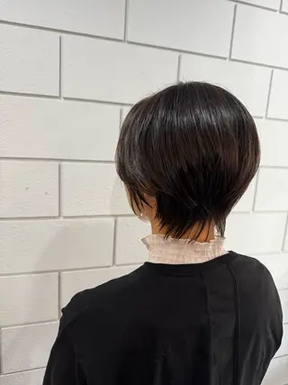 ショート 透け感/ハイトーン/ レイヤー/小山田のヘアスタイル