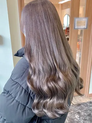 ロング カラー NUMBER_ ユイナのヘアスタイル