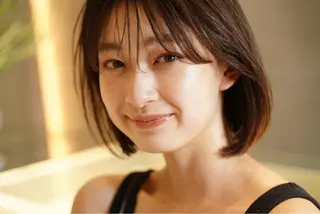 ミディアム 三上 恵里奈のヘアスタイル