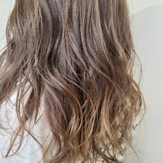 ロング 🇰🇷透明感×ハイ トーン🌟tomoのヘアスタイル