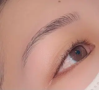 アイブロウ 小峰 利樹のマツエク・マツパデザイン