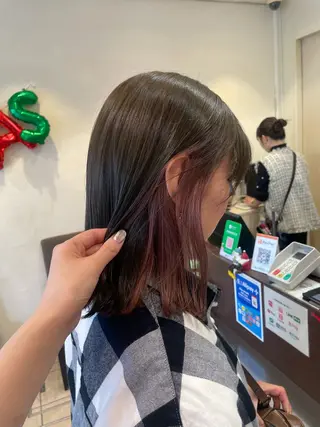 セミロング カラー 桑田 新菜のヘアスタイル
