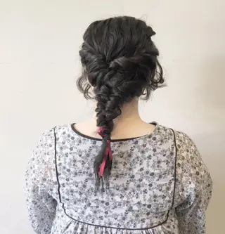 ヘアアレンジ セミロング カラー 佐藤 美咲のヘアスタイル