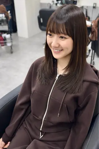 セミロング 🫧とぅるん艶髪🫧 透明感カラー×猿渡のヘアスタイル