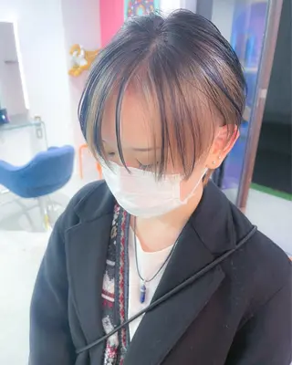 ショート カラー BOX mico.のヘアスタイル