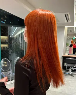 ロング カラー 諸井 芽のヘアスタイル