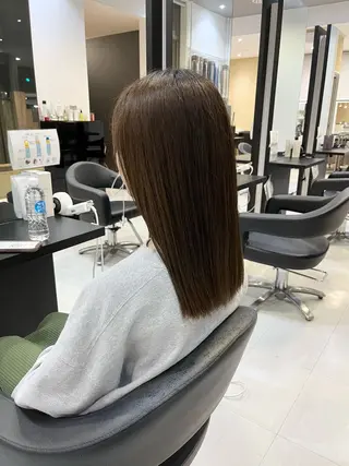 セミロング カラー 諸岡 玲のヘアスタイル