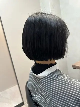 ショート カラー チナツ ，のヘアスタイル