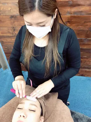 レディースシェービングサロンbijou所属・シェービングサロン bijouの眉毛・アイブロウイメージ