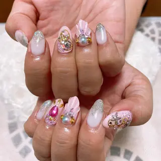 ネイル The Best Beauty受付担当のヘアスタイル