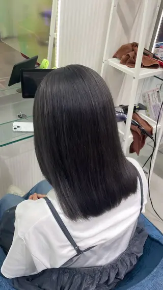 ミディアム カラー Boxmico. / カカズ コトネのヘアスタイル