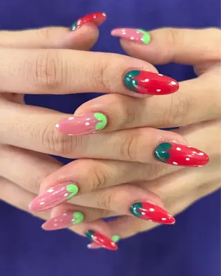ネイル 🪐富島彩夏 /海外nail🪐のネイルデザイン