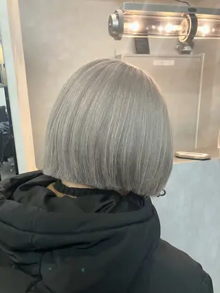 ショート 博多ブリーチ× 透明感/縮毛矯正のヘアスタイル