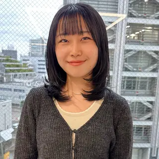 ミディアム カラー ブリーチなし/レイヤ ー特化🌈Tommyのヘアスタイル