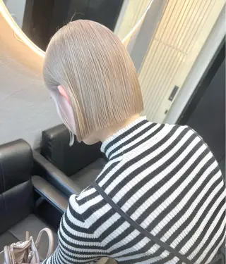 ショート カラー GiseL アンリのヘアスタイル