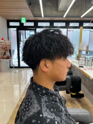 ショート パーマ 🪐メンズ特化 ヤマクラ　タイキのヘアスタイル