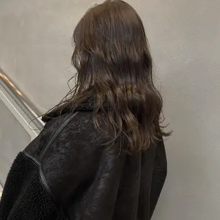 セミロング カラー ウルフカット 811 大阪梅田 ウルフのヘアスタイル