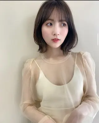 ミディアム コウ チホウのヘアスタイル