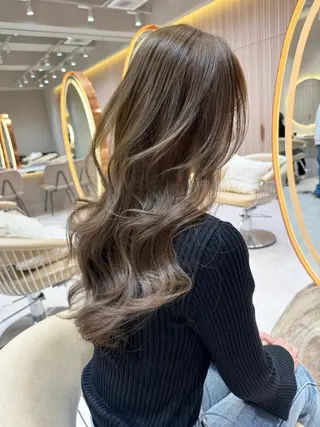 ロング カラー 透明感カラー🤎 中川智帆のヘアスタイル
