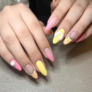 ネイル she nail studio所属・パラジェル/スカルプ salonOerbaのネイルデザイン