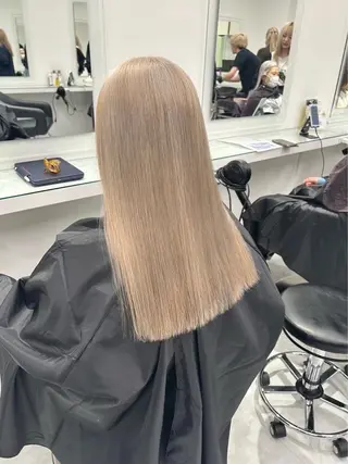 ロング カラー ヘアアレンジ ハイトーン艶カラー 🤍ゆうひのヘアスタイル