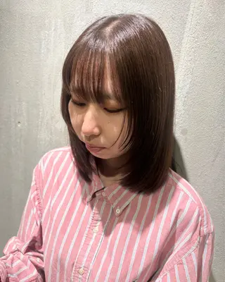 ミディアム カラー 小木曽 里華のヘアスタイル