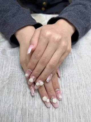 ネイル R nailsalon所属・Rネルサイン よ よのネイルデザイン