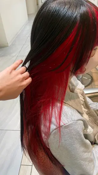 ロング カラー 山田 ‌　乙波‌‌　‌のヘアスタイル