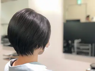 ショート カラー キヨカワ タイトのヘアスタイル
