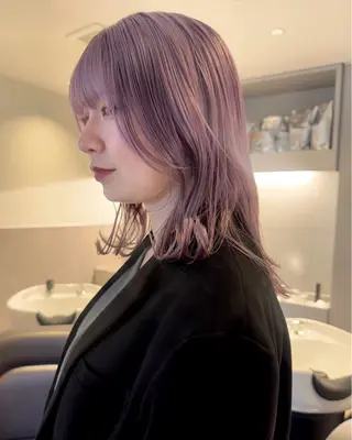 ミディアム カラー RAIMA ハイトーン/レイヤーのヘアスタイル